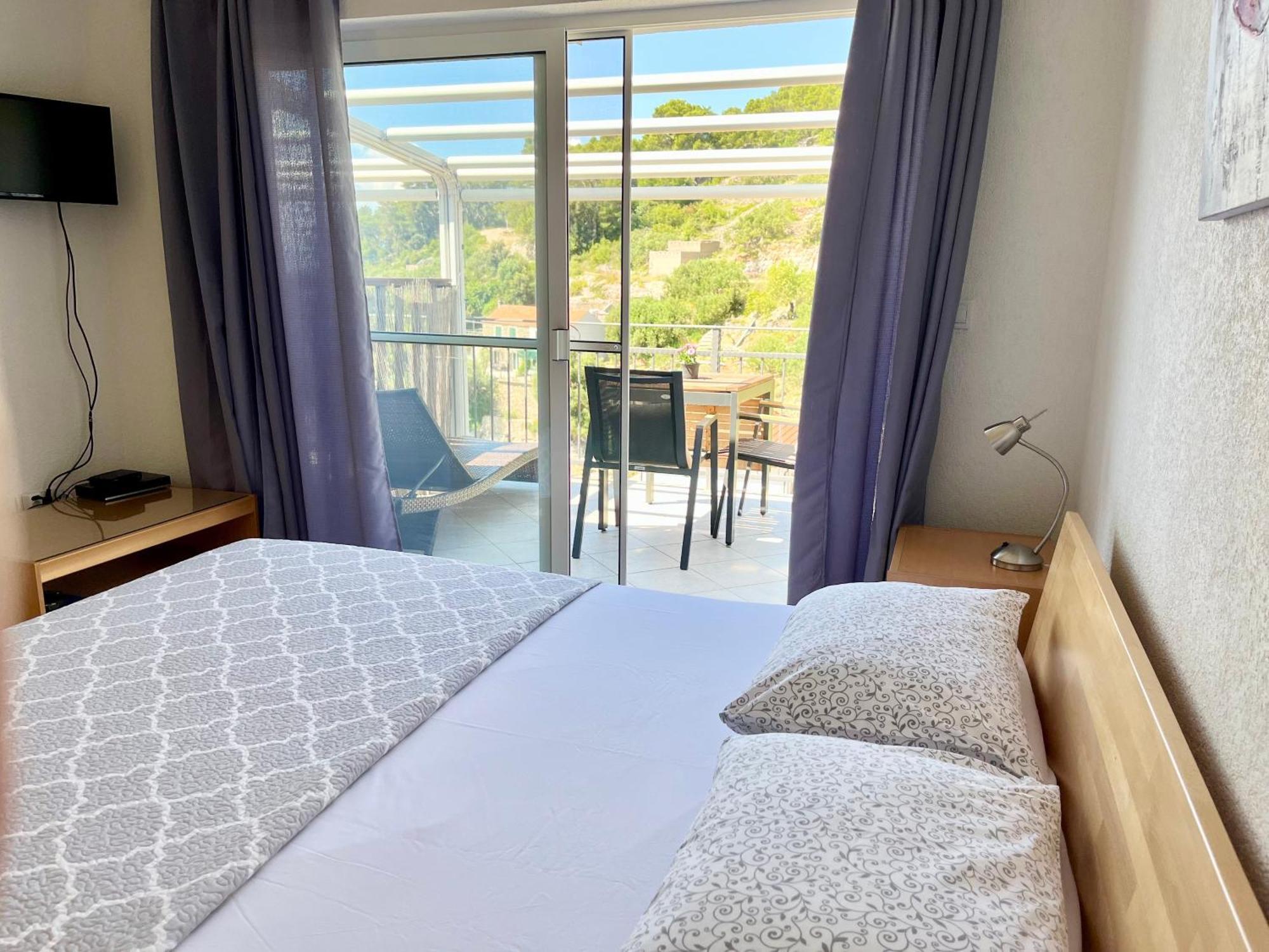 Gdinj Paradise Apartments - Robinson Getaway מראה חיצוני תמונה