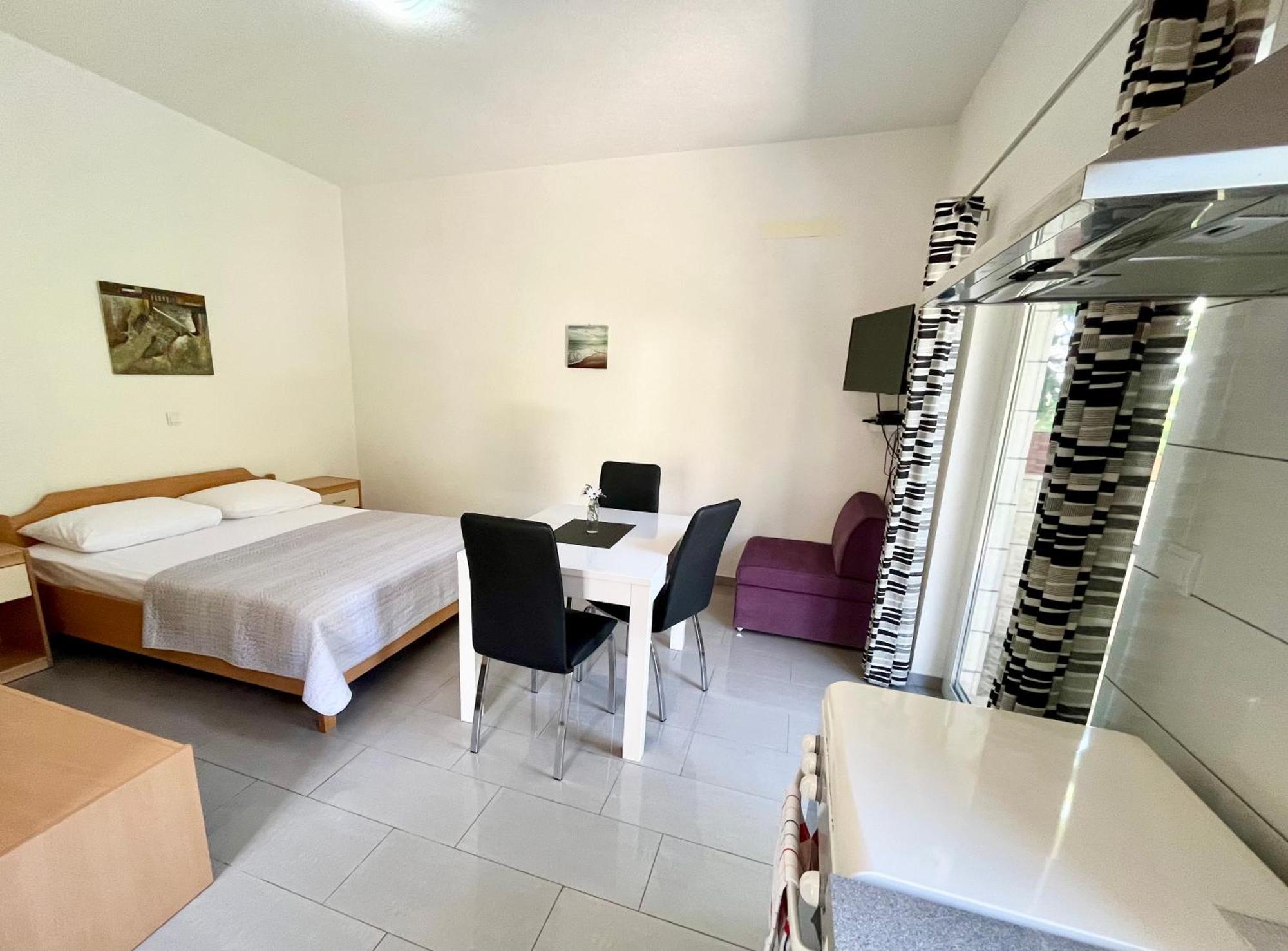 Gdinj Paradise Apartments - Robinson Getaway מראה חיצוני תמונה