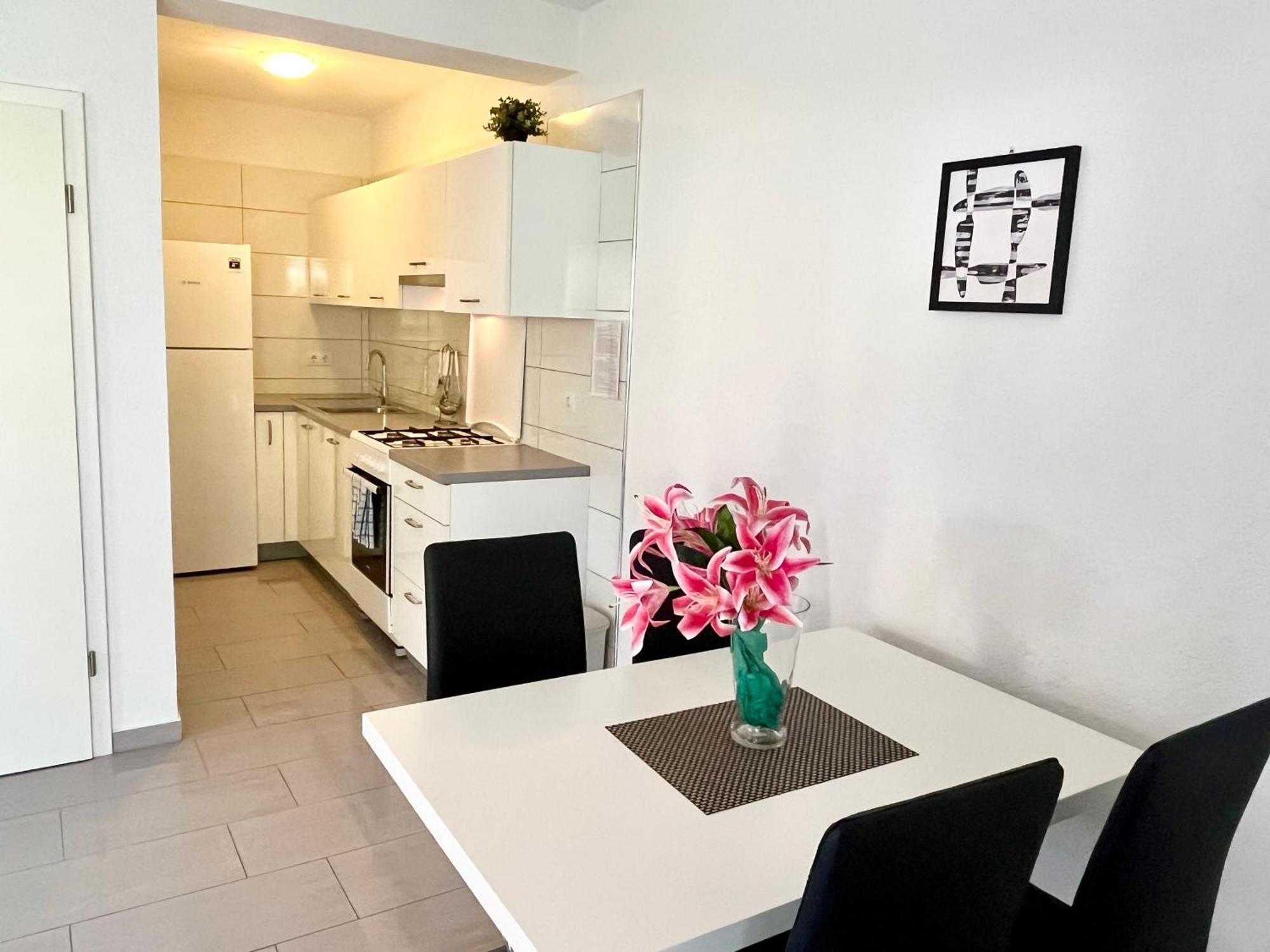 Gdinj Paradise Apartments - Robinson Getaway מראה חיצוני תמונה