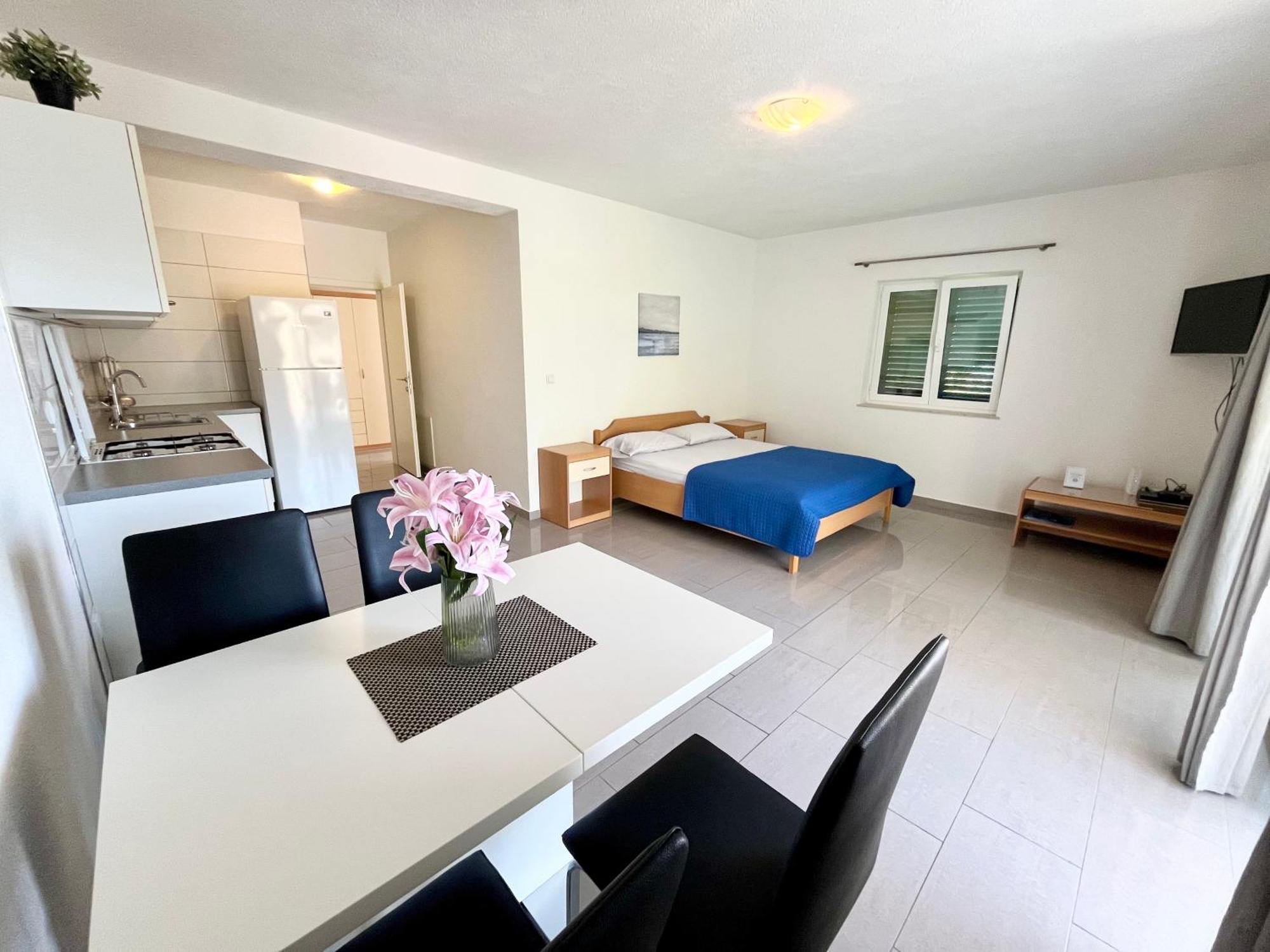 Gdinj Paradise Apartments - Robinson Getaway מראה חיצוני תמונה