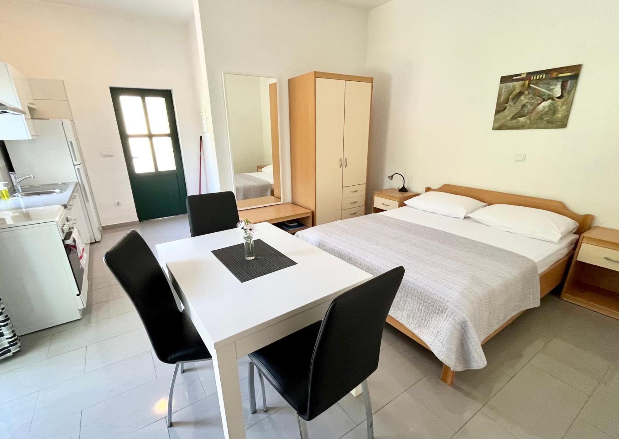 Gdinj Paradise Apartments - Robinson Getaway מראה חיצוני תמונה