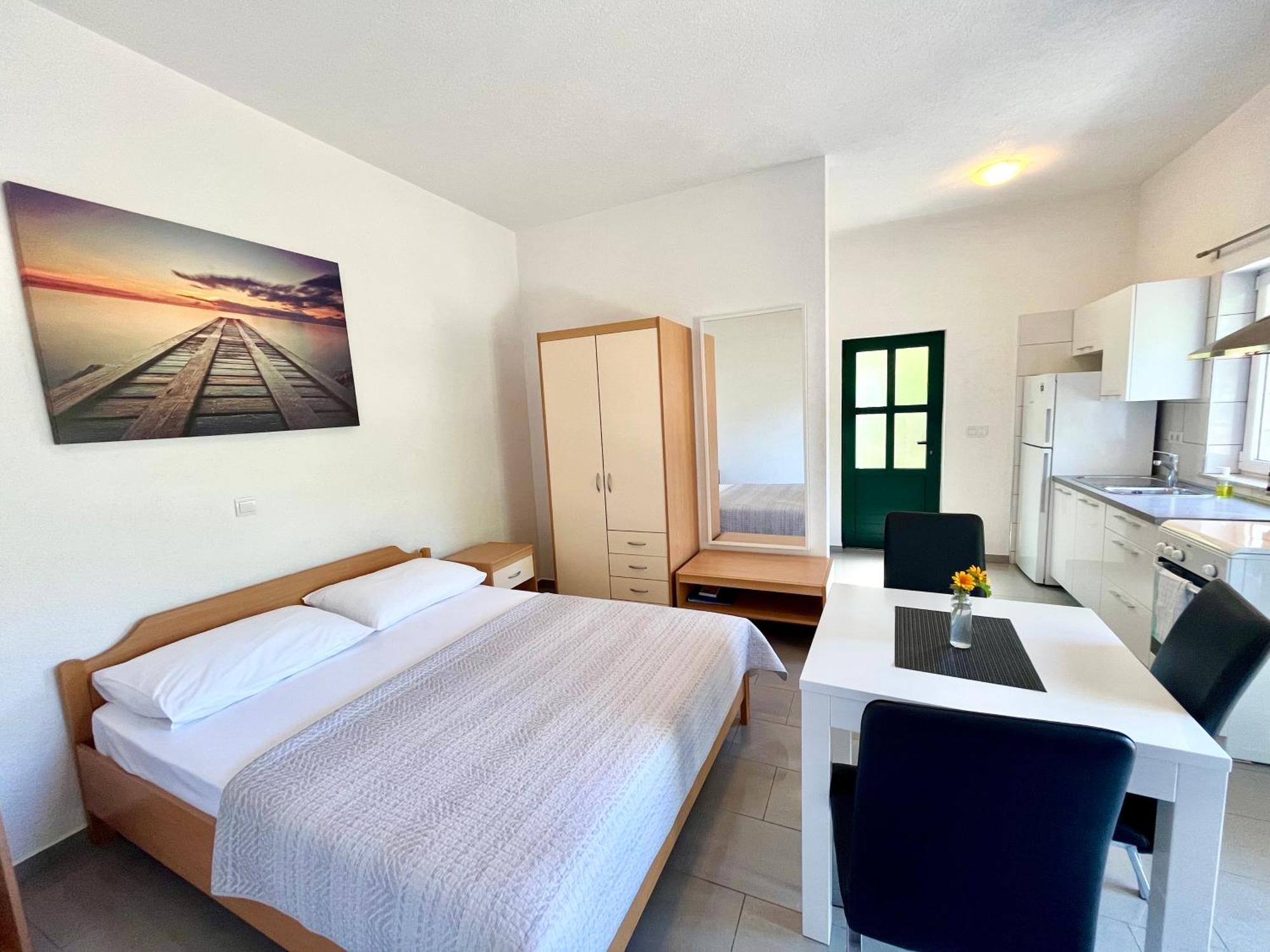 Gdinj Paradise Apartments - Robinson Getaway מראה חיצוני תמונה