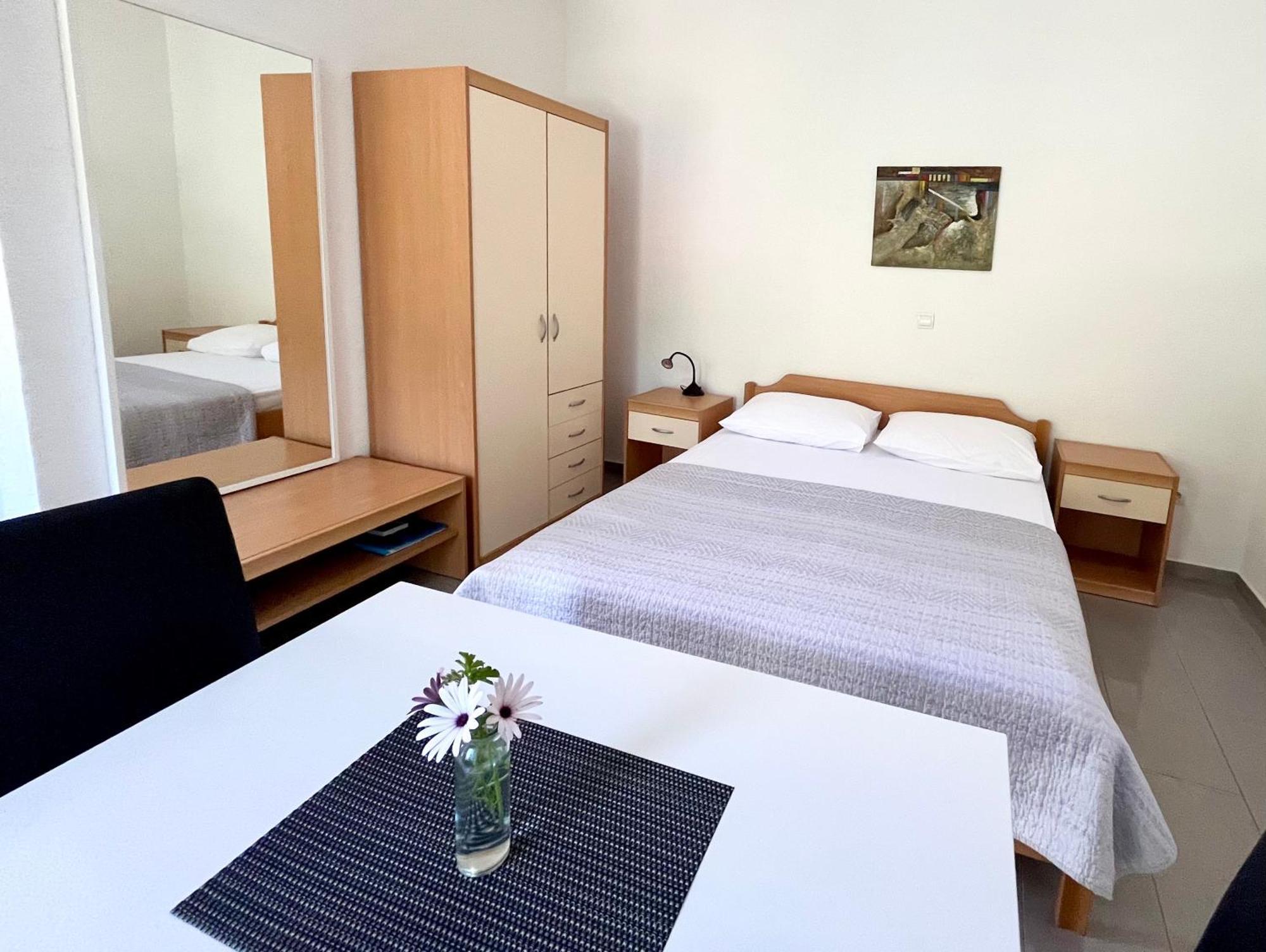 Gdinj Paradise Apartments - Robinson Getaway מראה חיצוני תמונה