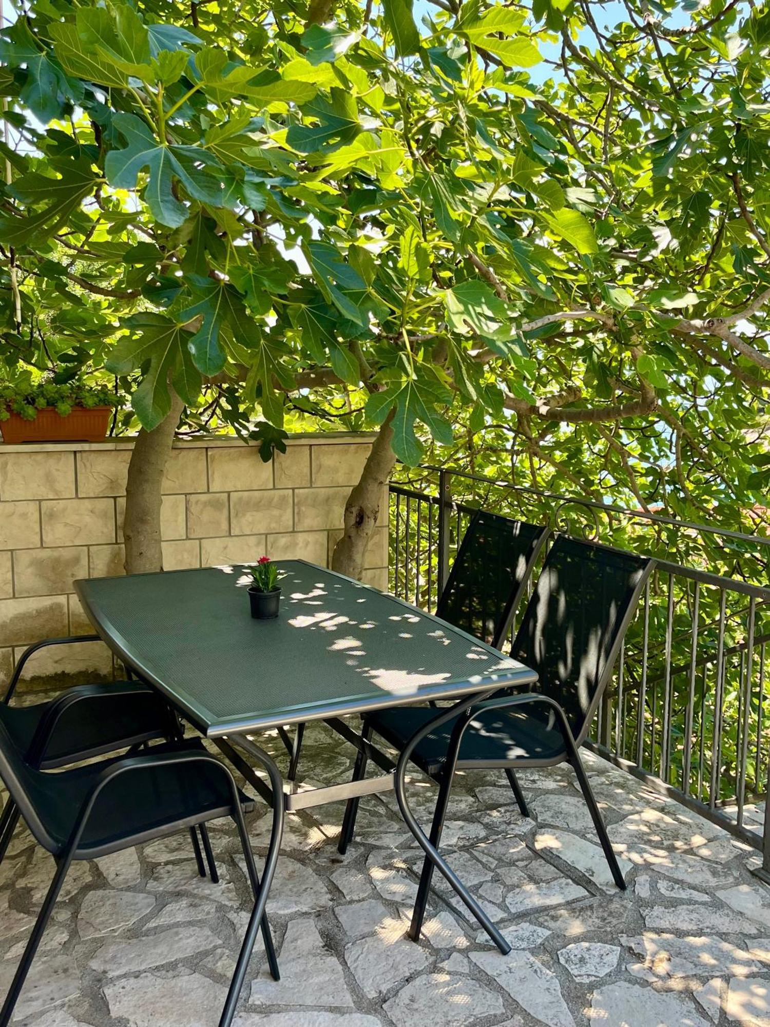 Gdinj Paradise Apartments - Robinson Getaway מראה חיצוני תמונה