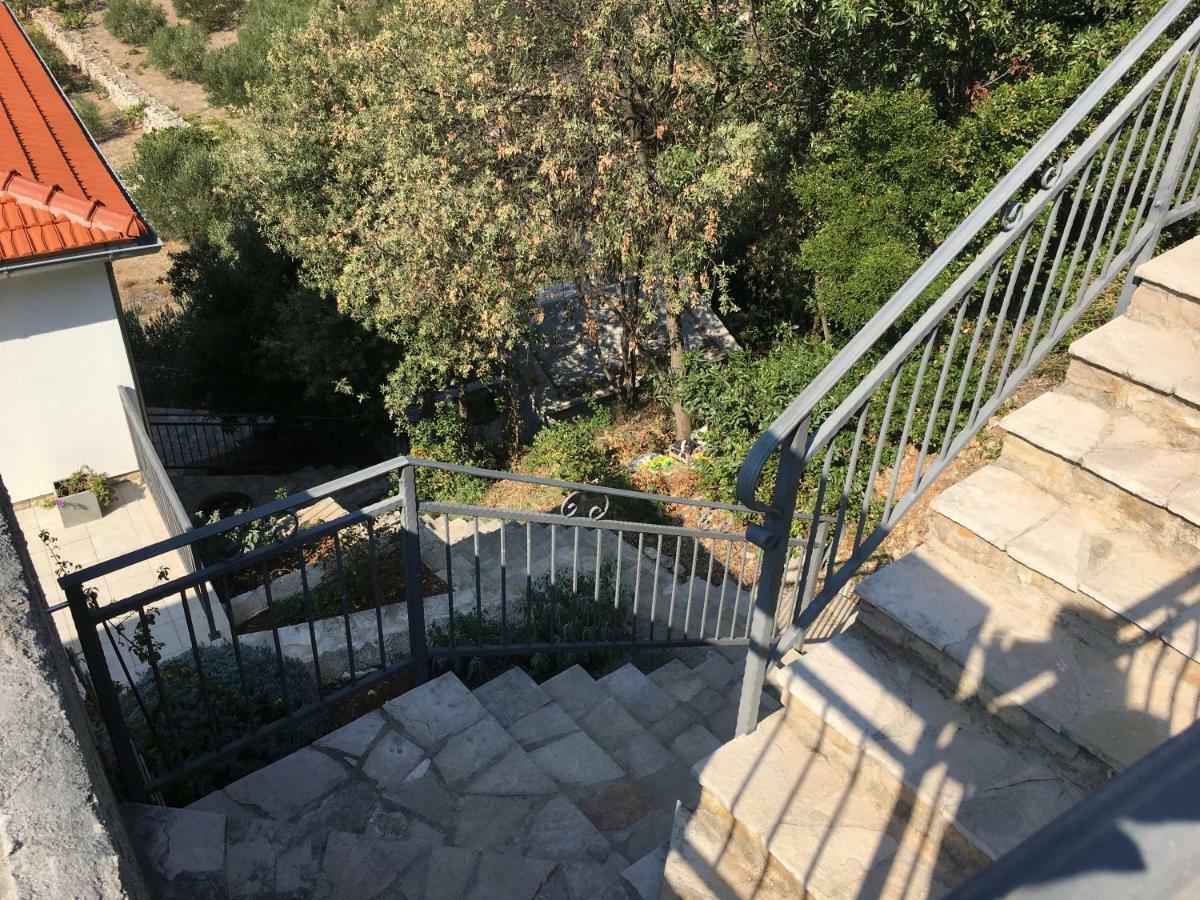 Gdinj Paradise Apartments - Robinson Getaway מראה חיצוני תמונה